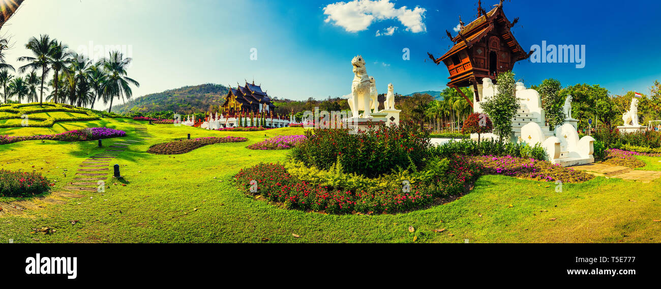 Royal Pavilion Ho Kum Luang in tradizionale stile Lanna al Royal Flora Ratchaphruek esposizione in Chiang Mai Thailandia Foto Stock