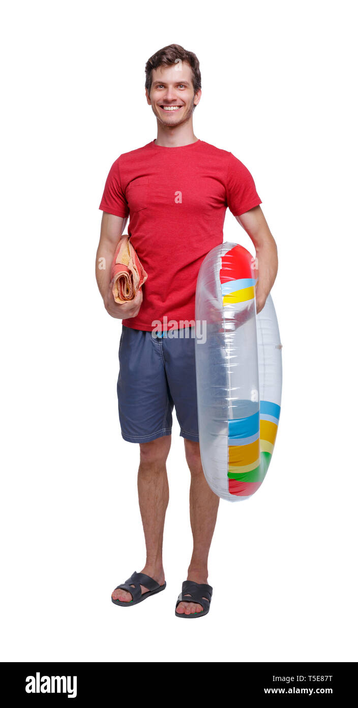 Vista frontale di un uomo in pantaloncini corti con un cerchio gonfiabile. guy sulla spiaggia. Vista posteriore di raccolta persone. vista posteriore di persona. Isolato su bianco Foto Stock