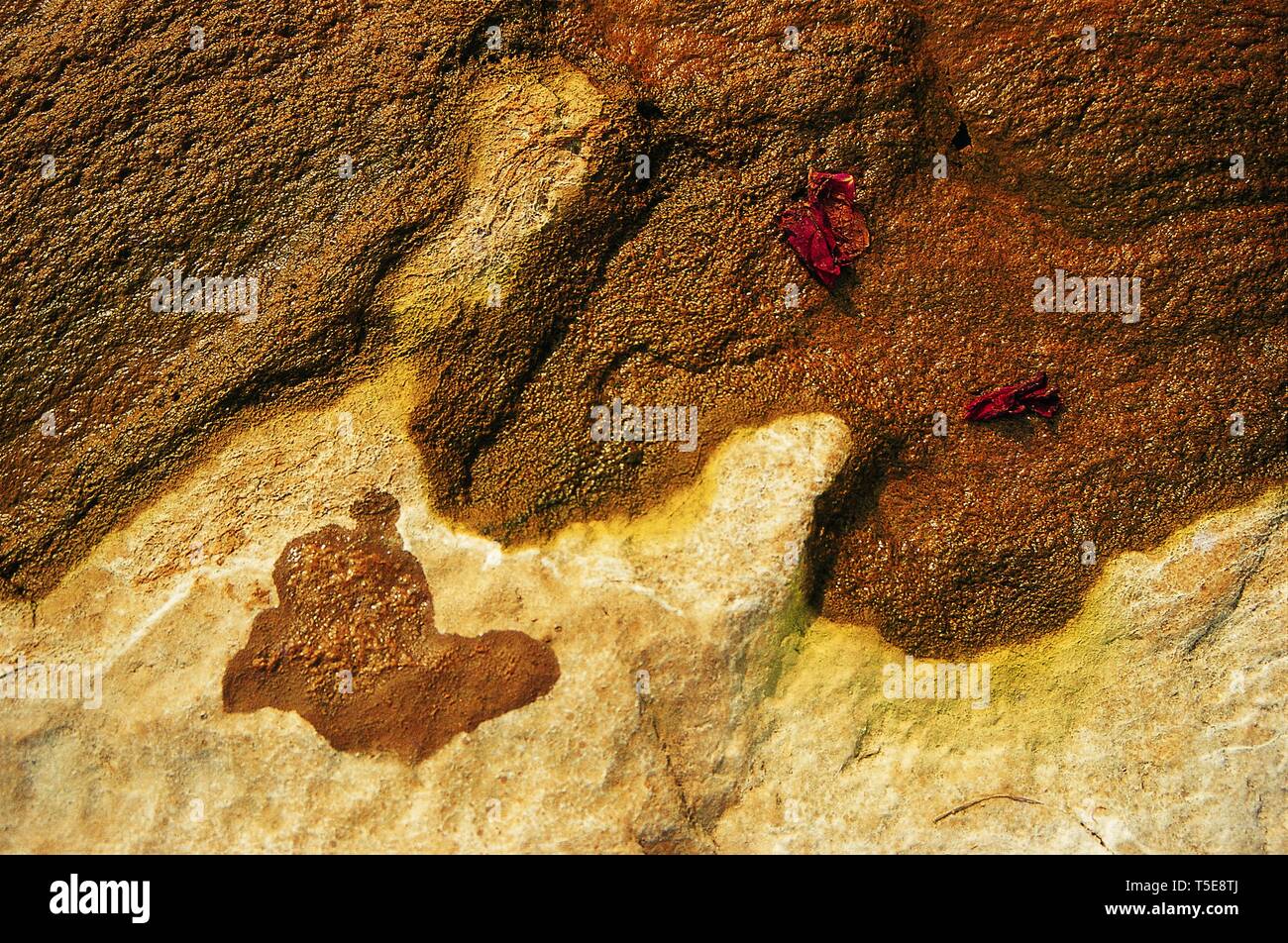 Modello di roccia sul fiume Narmada Madhya Pradesh India Foto Stock