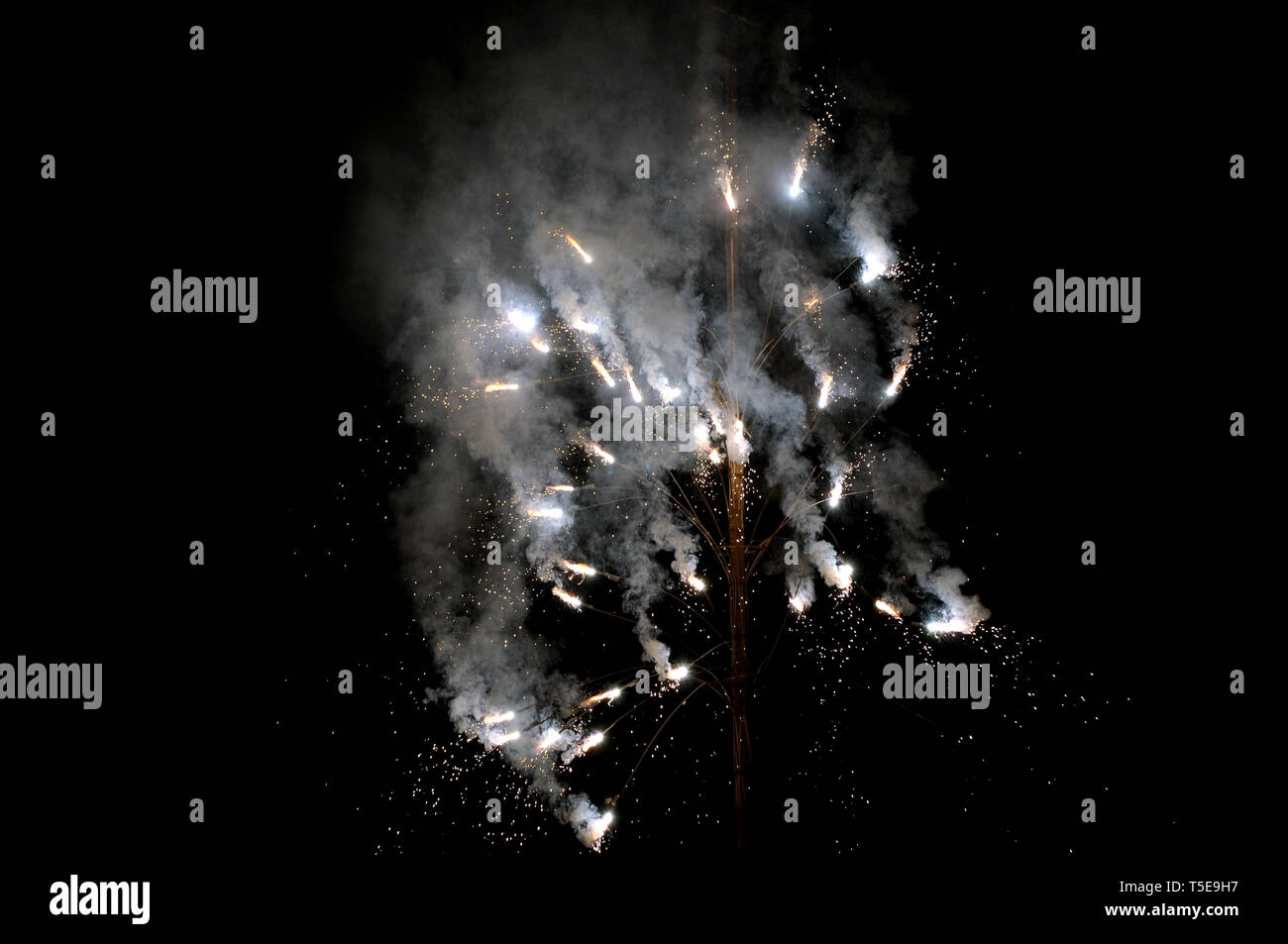 Cracker di fuochi d'artificio deepavali immagini e fotografie stock ad alta risoluzione - Alamy