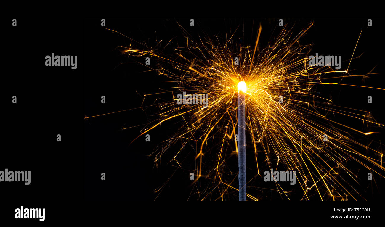 Burning sparkler fuochi d' artificio vigilia di Capodanno dettaglio Foto Stock