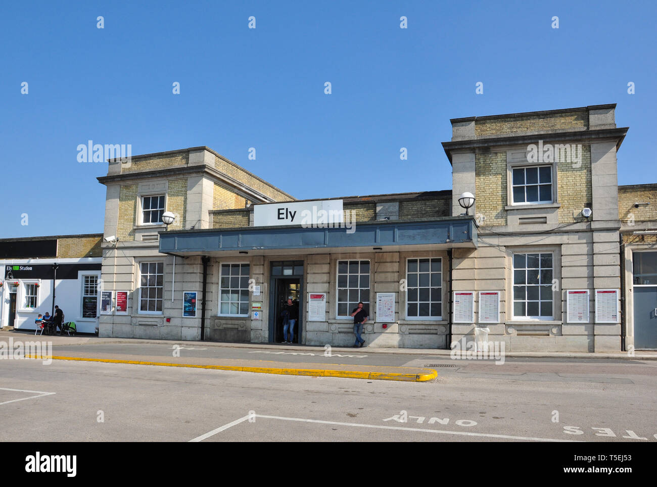 Stazione ferroviaria frontage, Ely, Cambridgeshire, England, Regno Unito Foto Stock