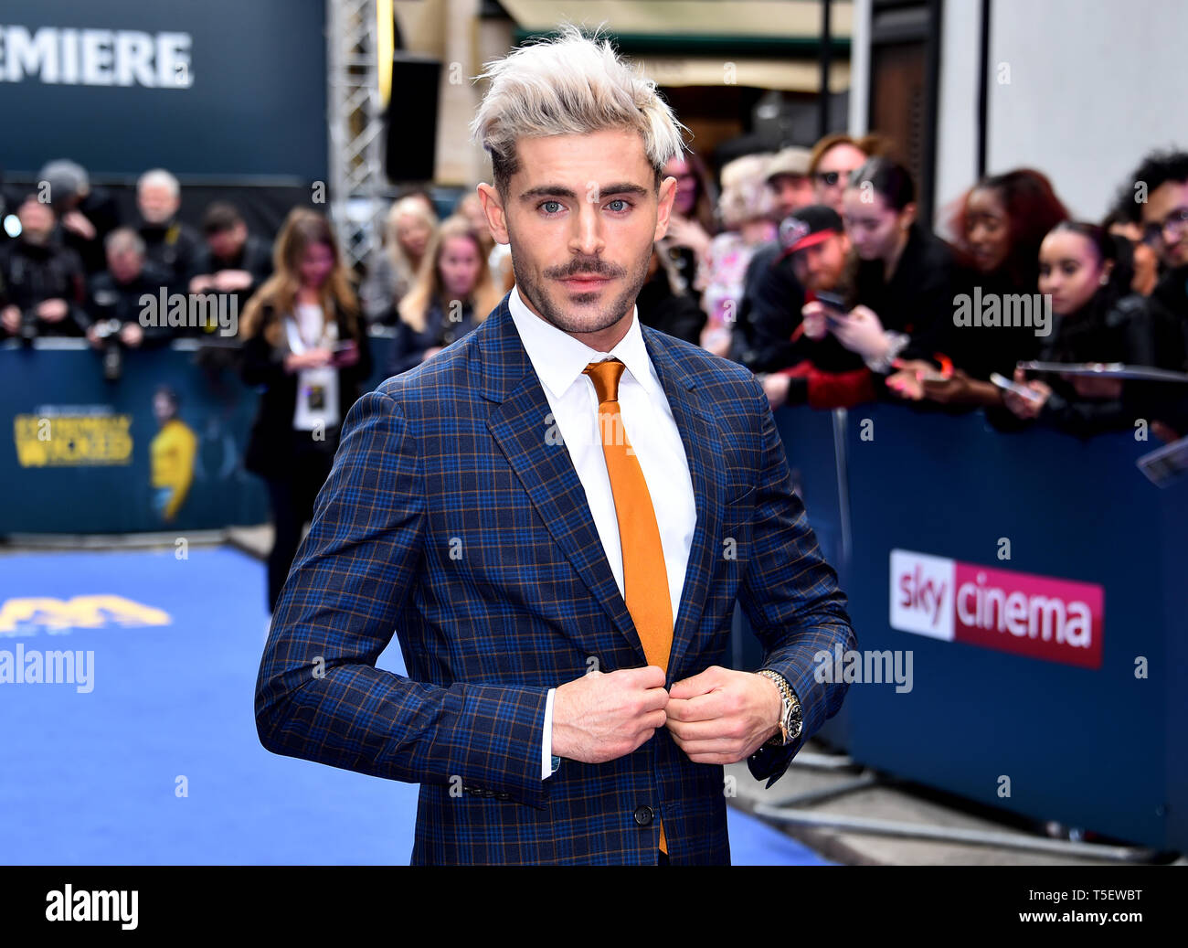 Zac Efron frequentando il estremamente malvagi, incredibilmente male e vile Premiere Europeo tenutosi presso il Curzon Mayfair, Londra. Foto Stock