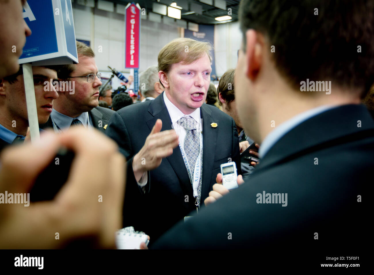 Obamas kampanjeleder Jim Messina. Il presidente Barack Obama e Mitt Romney dibattiti alla Hofstra University nel secondo dibattito presidenziale.. Foto Stock