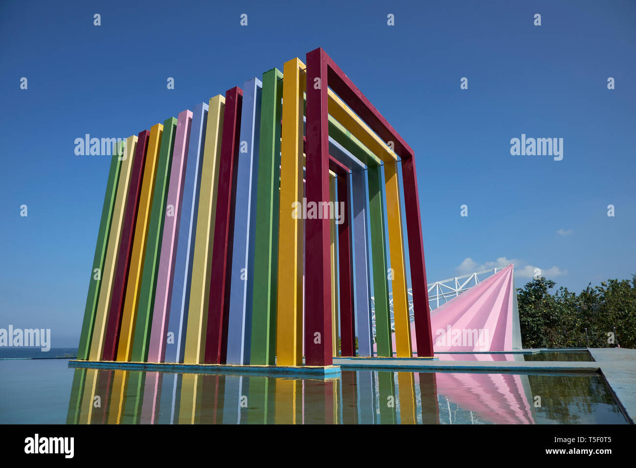Sculture moderne presso la spiaggia su l'Isola di Cijin in Kaohsiung Taiwan. Foto Stock