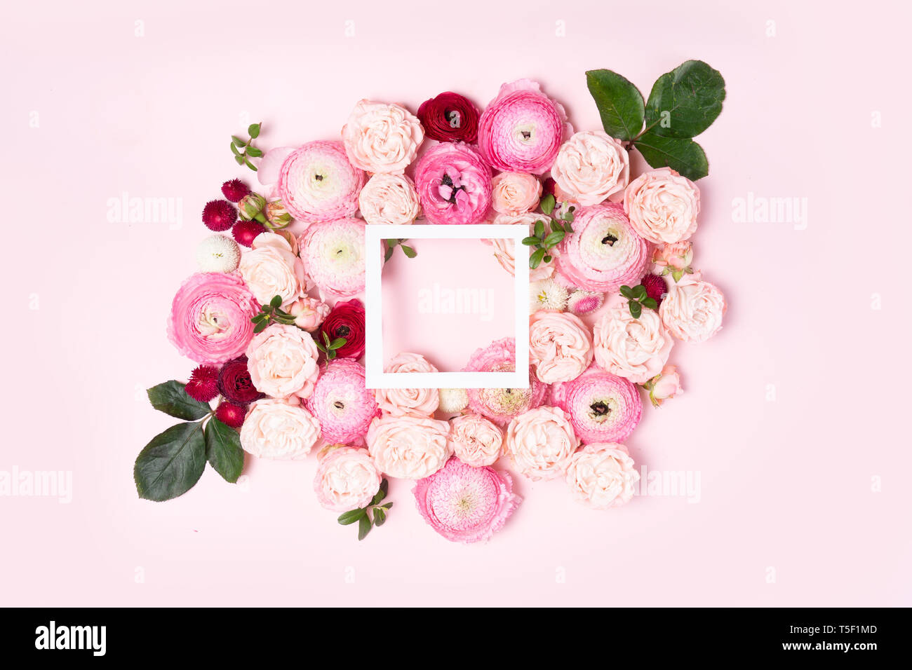 Fiori piatto composizione dei laici Foto Stock