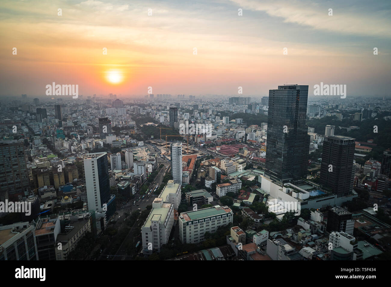 Bella serata il tramonto sulla città di Ho Chi Minh city Foto Stock