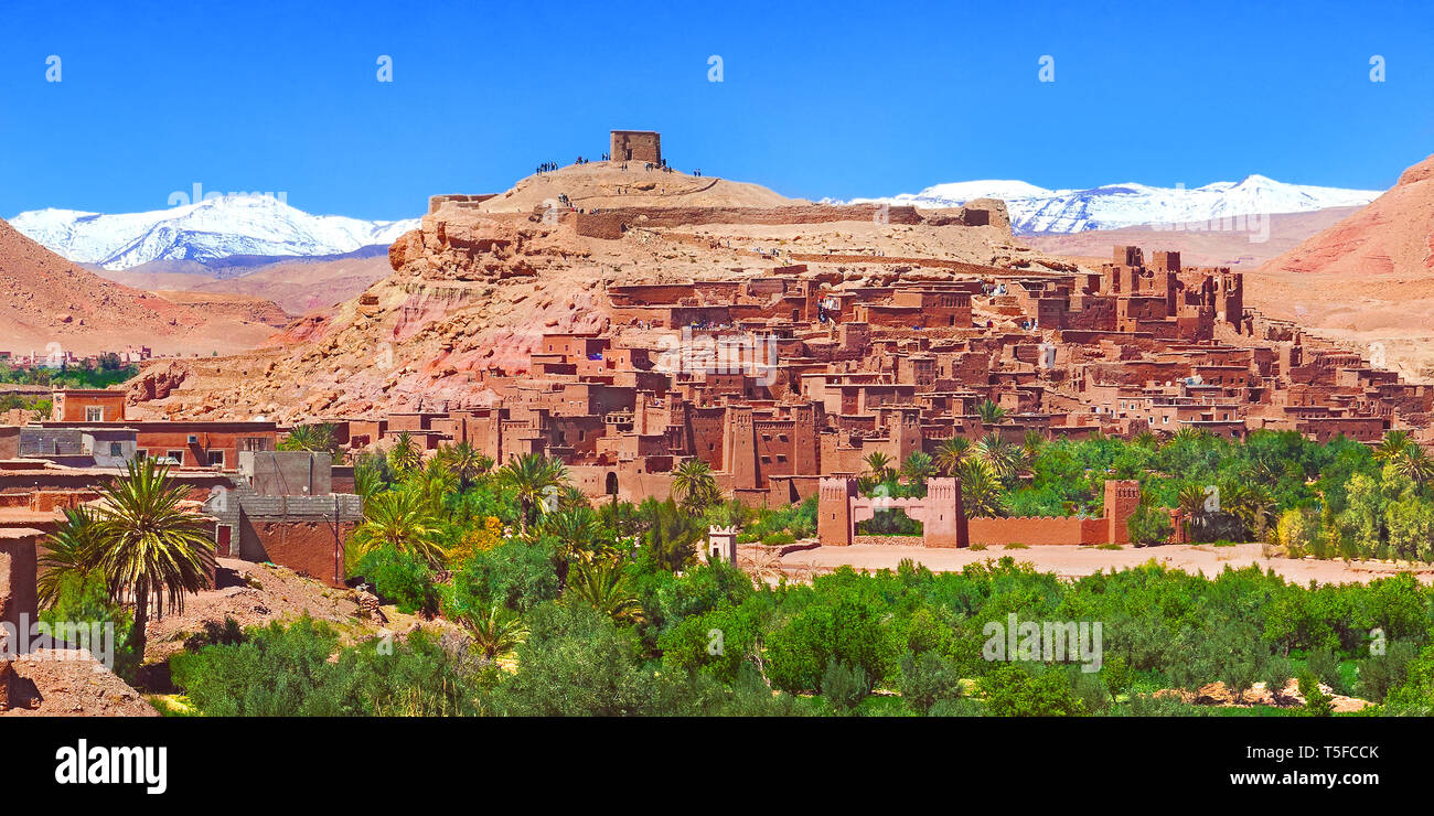 Turismo e viaggi in scenario Marrakech.suggestivi paesaggi del Marocco. Villaggio di Ouarzazate Foto Stock