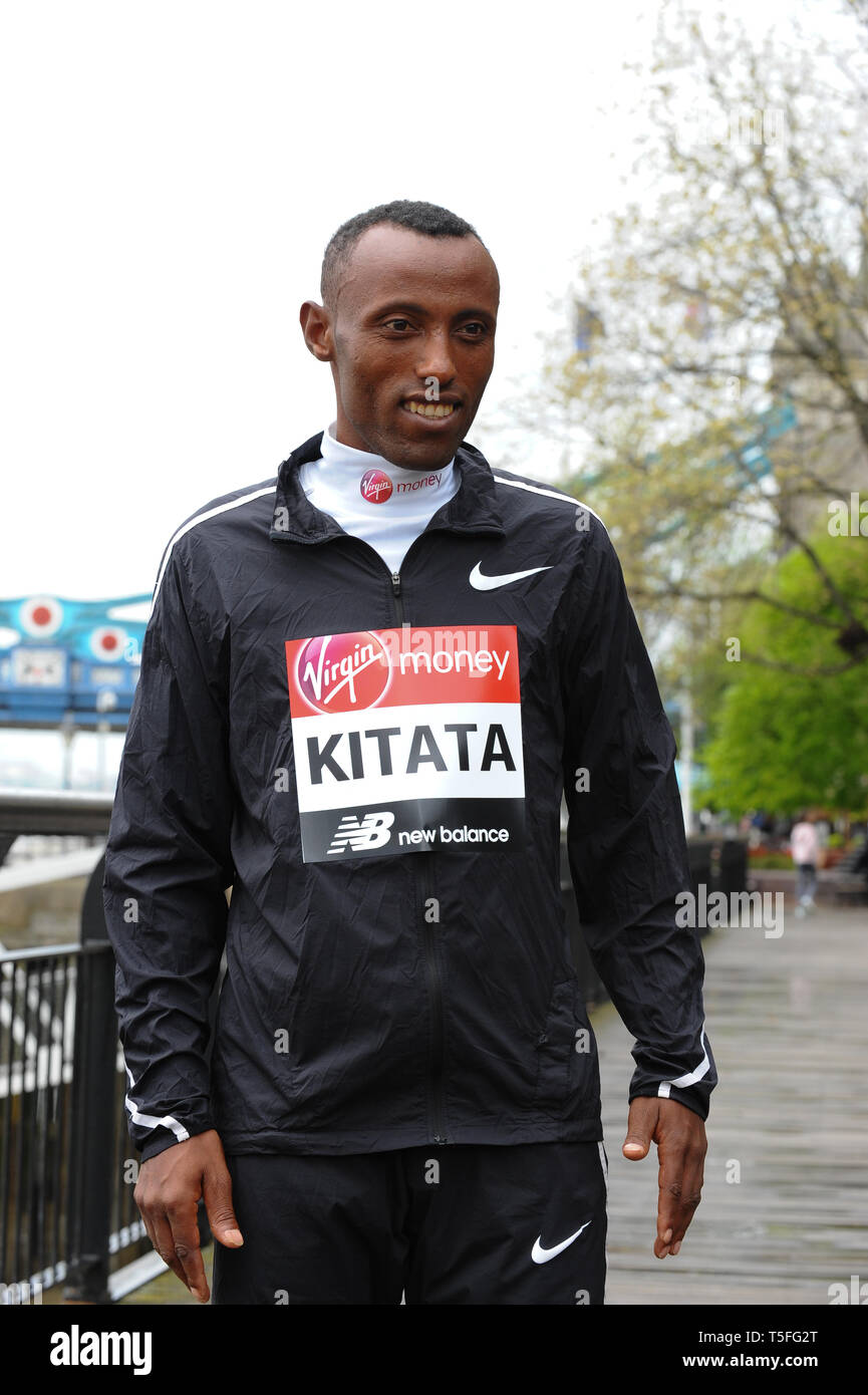 Shura Kitata visto al Tower Hotel di Londra. Marathon Elite Uomo photocall,. Foto Stock