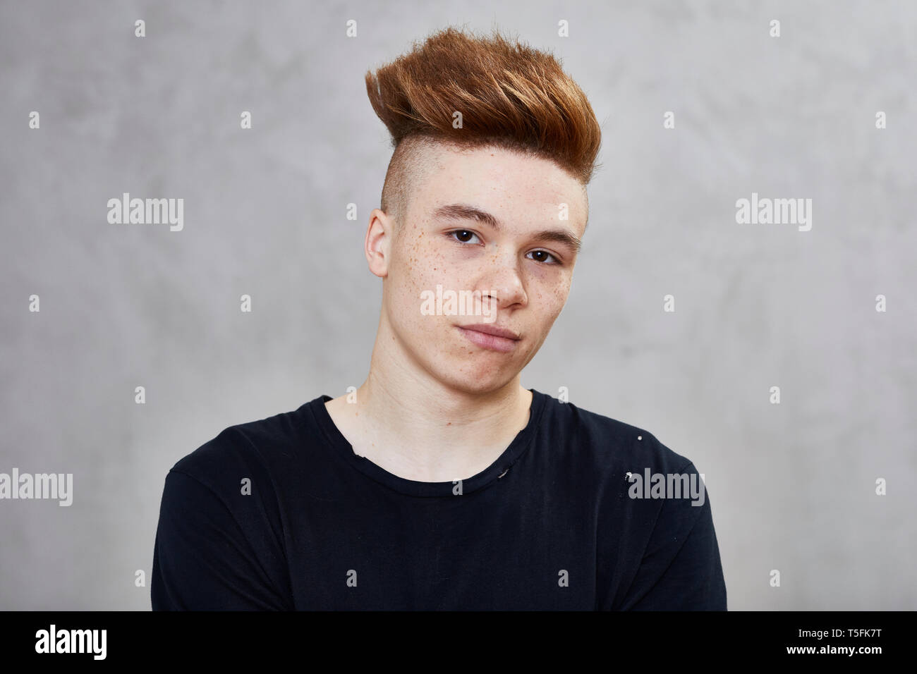 Ritratto di redheaded giovane uomo Foto Stock