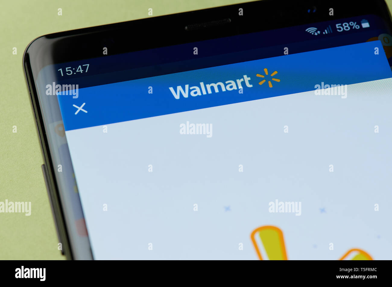 New york, Stati Uniti d'America - 22 aprile 2019: Wallmart shopping online interfaccia su schermo dello smartphone Foto Stock