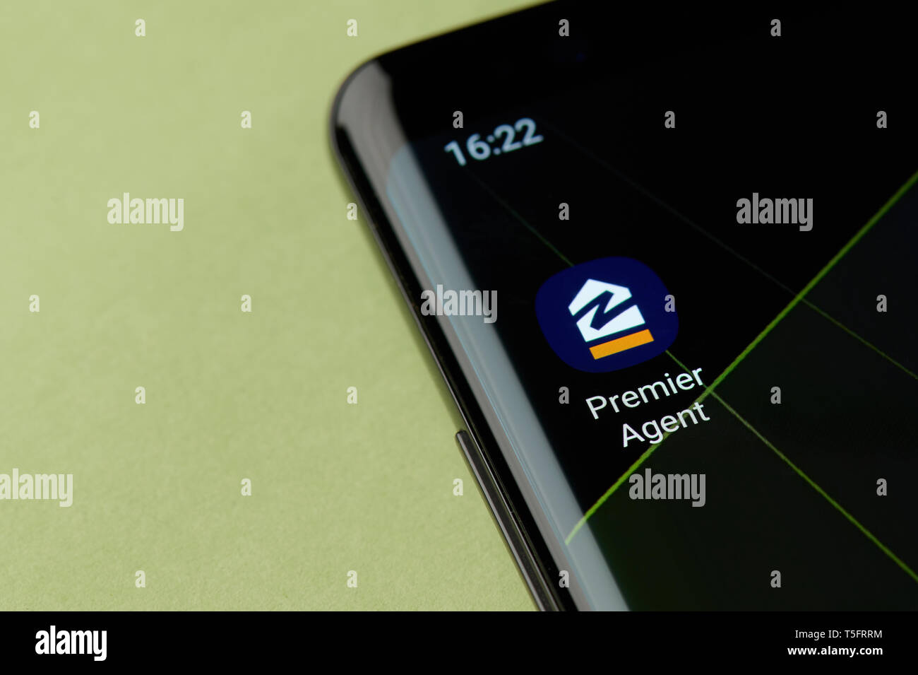 New york, Stati Uniti d'America - 22 Aprile 2019: Zillow icona agent macro visualizza sulla schermata dello smartphone desktop Foto Stock