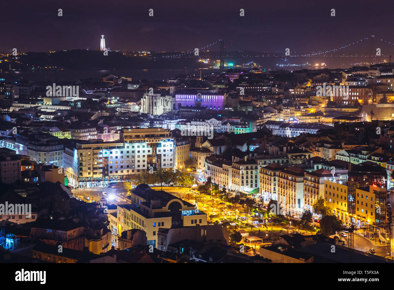 Vista aerea da Miradouro da Nossa Senhora do Monte su Martim Moniz square a Lisbona, Portogallo Foto Stock