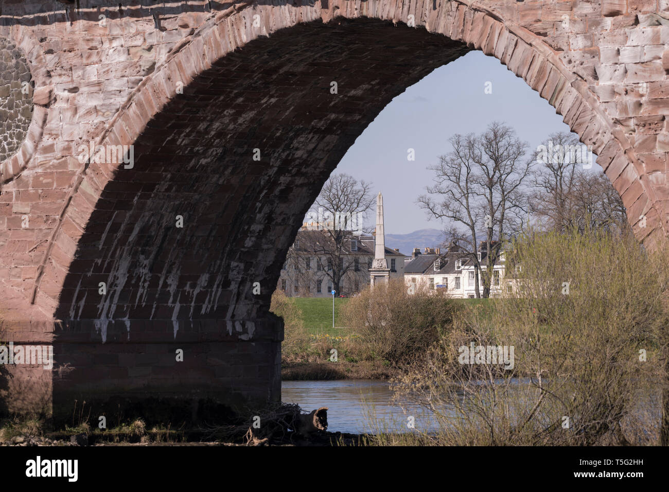 Viste di Perth come sole primaverile risveglia la natura in tutta la città della fiera. Foto Stock