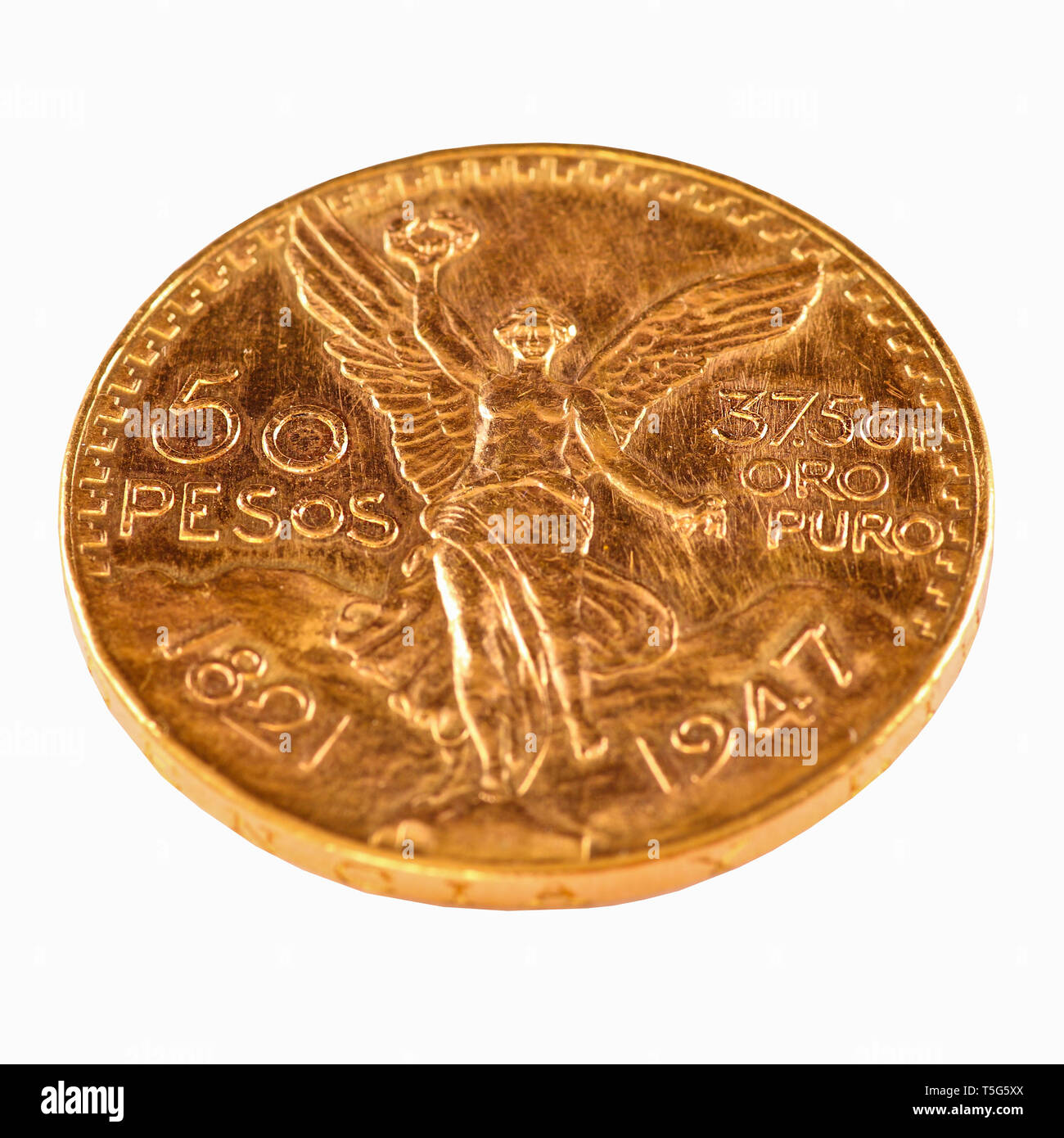 Mexican 50 pesos moneta in oro - isolato su uno sfondo bianco. Foto Stock
