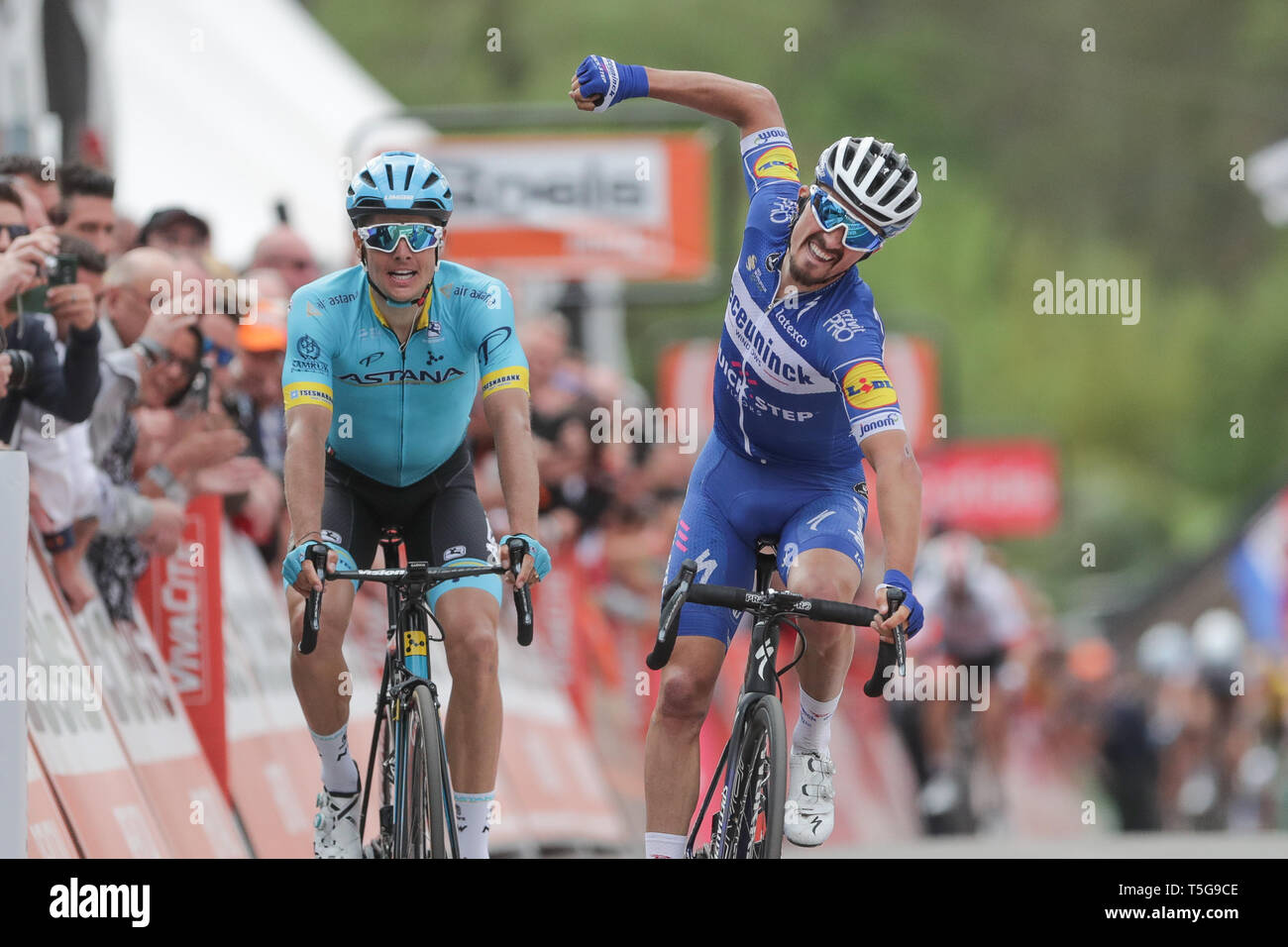 Hoei, 24-04-2019, ciclismo, Waalse Pijl, heren, uomini, Julian Alaphilippe wint de Waalse Pijl Foto Stock