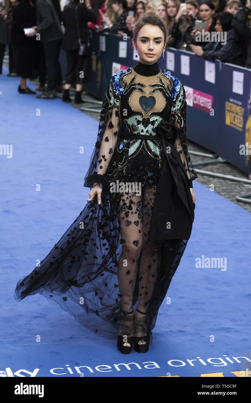 Londra, Regno Unito. 24 apr, 2019. Lily Collins giunge a Premiere Europeo di Sky Cinema estremamente malvagi, incredibilmente male e vile al Curzon Mayfair Mercoledì, Aprile 24, 2019 . Credito: Julie Edwards/Alamy Live News Foto Stock