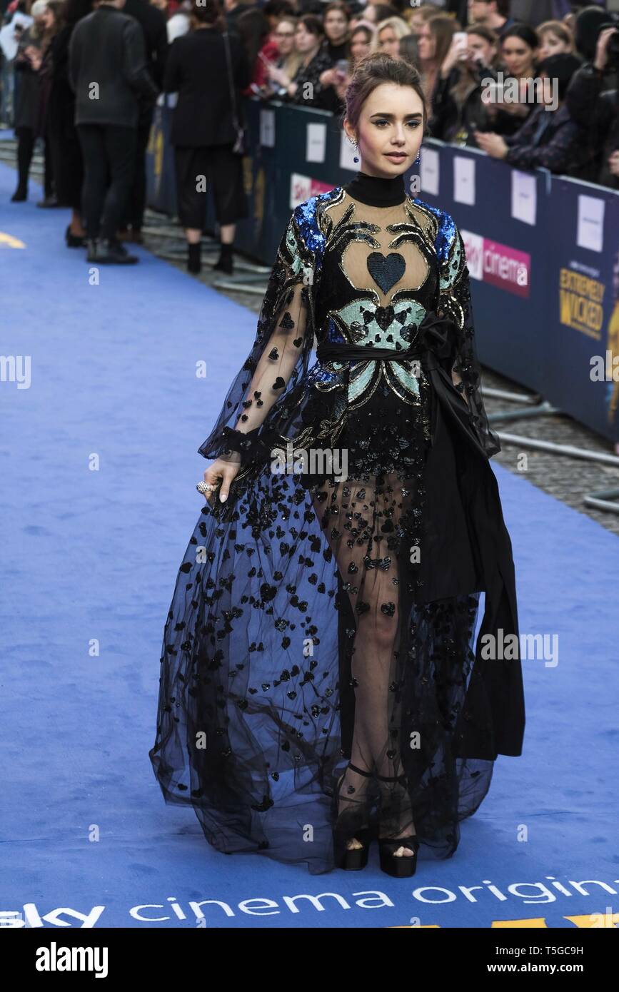 Londra, Regno Unito. 24 apr, 2019. Lily Collins giunge a Premiere Europeo di Sky Cinema estremamente malvagi, incredibilmente male e vile al Curzon Mayfair Mercoledì, Aprile 24, 2019 . Credito: Julie Edwards/Alamy Live News Foto Stock