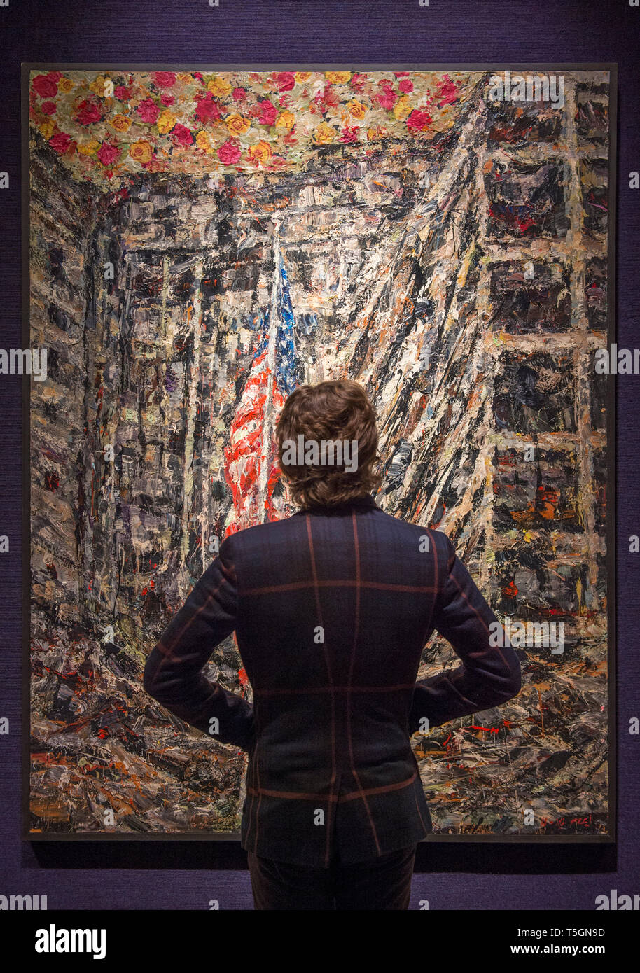 Londra, Regno Unito. Xxv Aprile, 2019. Bonhams moderno e contemporaneo del Medio Oriente vendita arte anteprima in New Bond Street. Immagine: Ayman Baalbaki (Libano). Ambasciata americana, 2011. Stima £ 70,000-100,000. Credito: Malcolm Park/Alamy Live News. Foto Stock