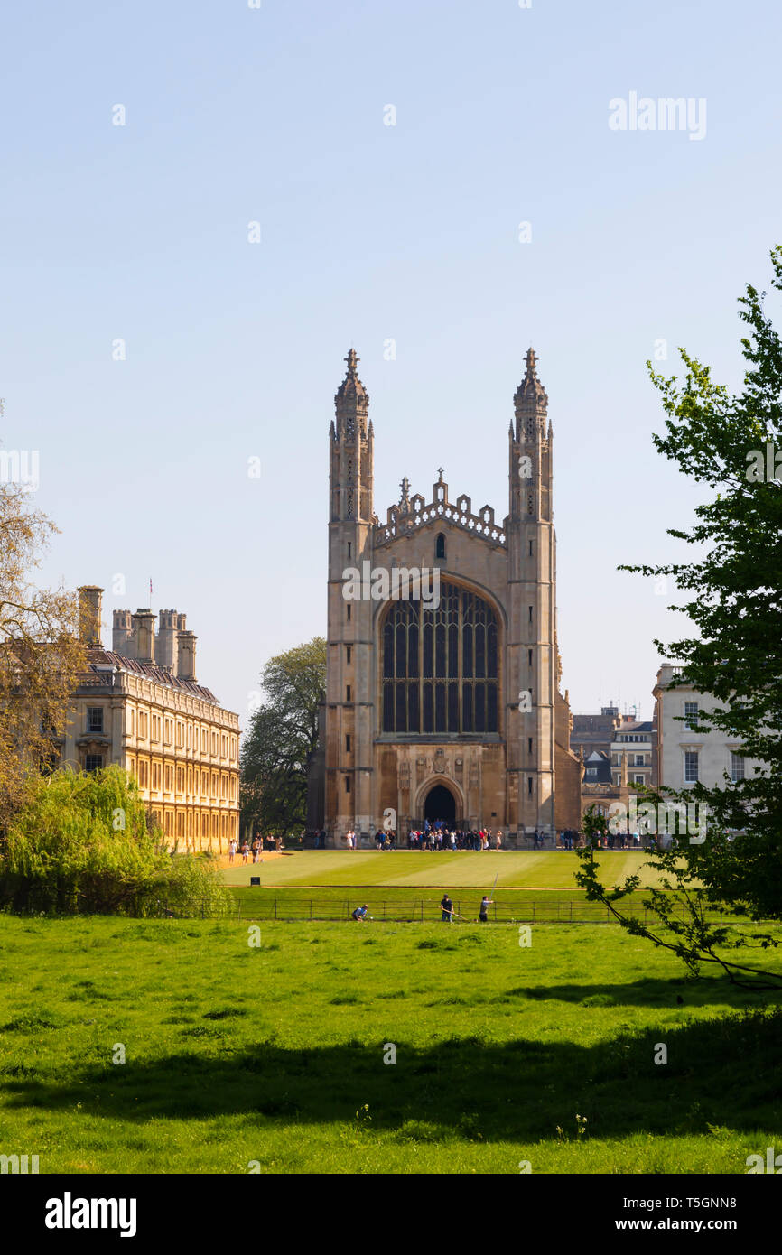 Kings College Chapel dal fiume Cam, città universitaria di Cambridge, Cambridgeshire, Inghilterra Foto Stock