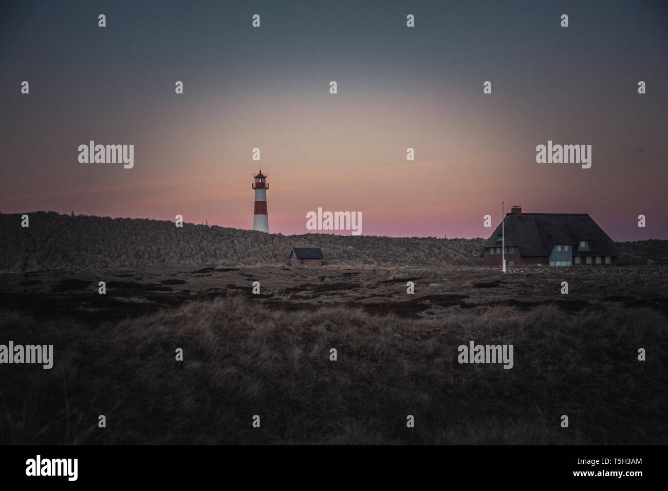 Germania Sylt, Schleswig Holstein Wadden Sea National Park, paesaggio di dune, Ellenbogen, faro elenco Ost, luce della sera Foto Stock