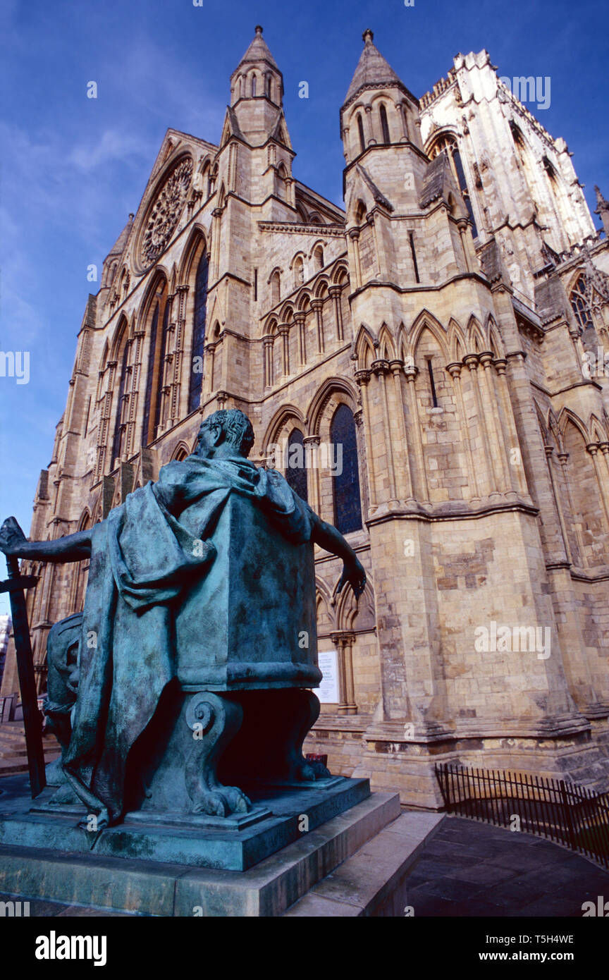 L imperatore Costantino,del transetto sud della cattedrale di York Minster,York,Inghilterra Foto Stock