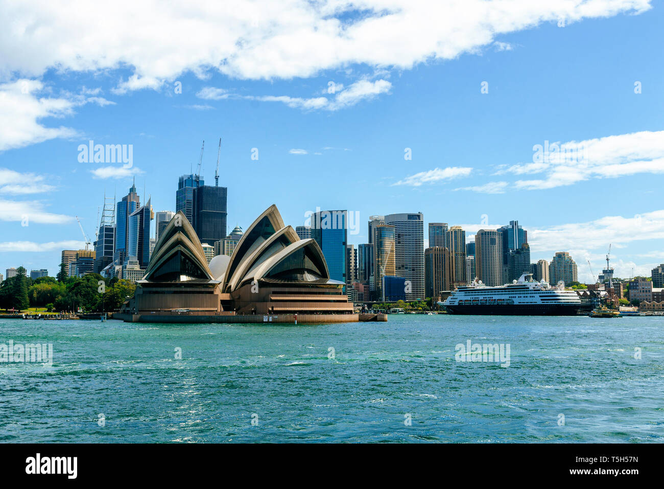 Australia, Nuovo Galles del Sud, Sydney, paesaggio del Porto di Sydney con la Opera House Foto Stock