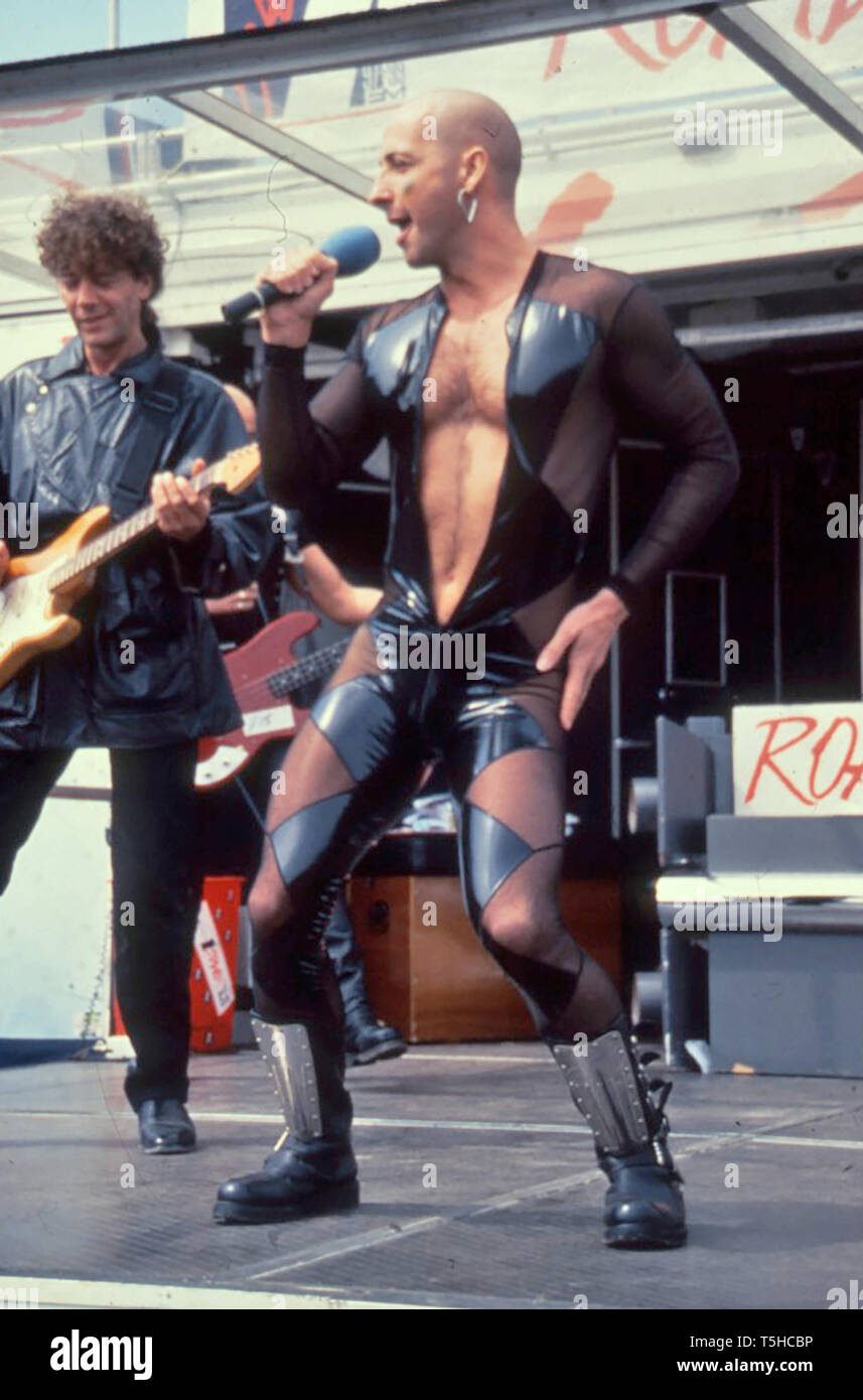 Diritto detto FRED inglese gruppo pop circa 1991 con Richard Fairbrass Foto Stock