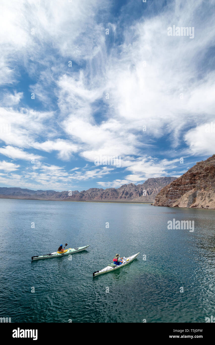 Kayak di mare, la baia di Loreto National Park, Baja California Sur, Messico. Foto Stock