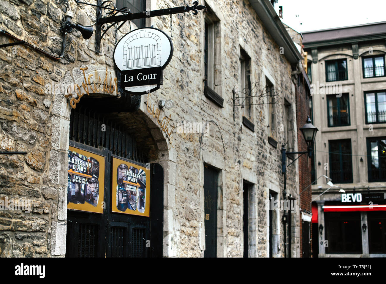Edifici storici lungo la Rue Saint Amable street in Old Montreal. Montreal, Canada Foto Stock