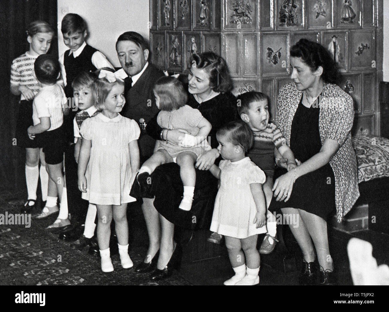 Adolf Hitler Geschwister Eva Braun Collection (osam) - Didascalia originale: Bormanns und Speers