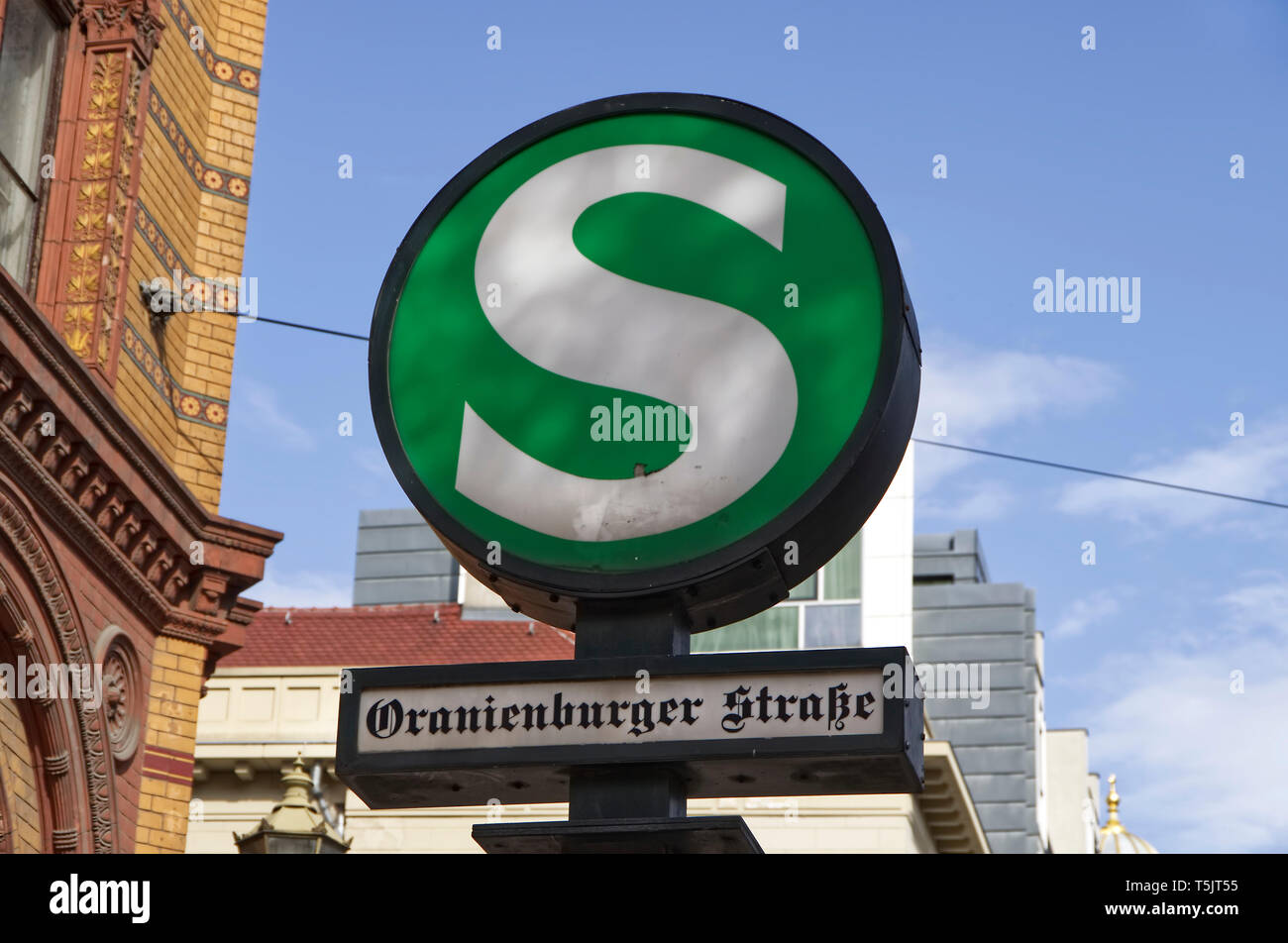 Germania, Berlino, segno della S-Bahn stazione Oranienburger Strasse Foto Stock