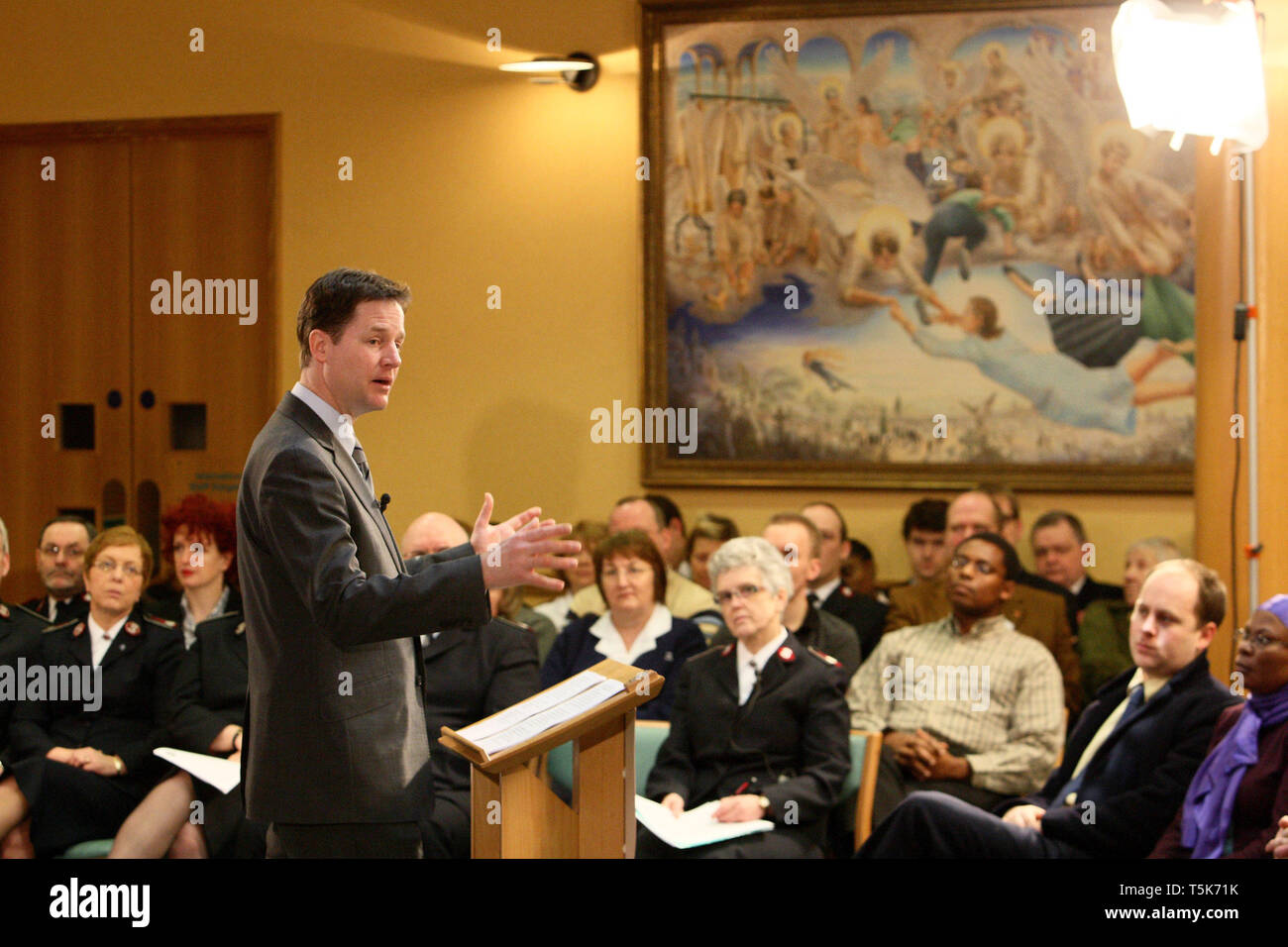 Gruppo del Partito europeo dei liberali democratici leader Nick Clegg MP discorso su come rendere la società più equa trasformando il sistema di istruzione. Londra. 1.3.10. Foto Stock