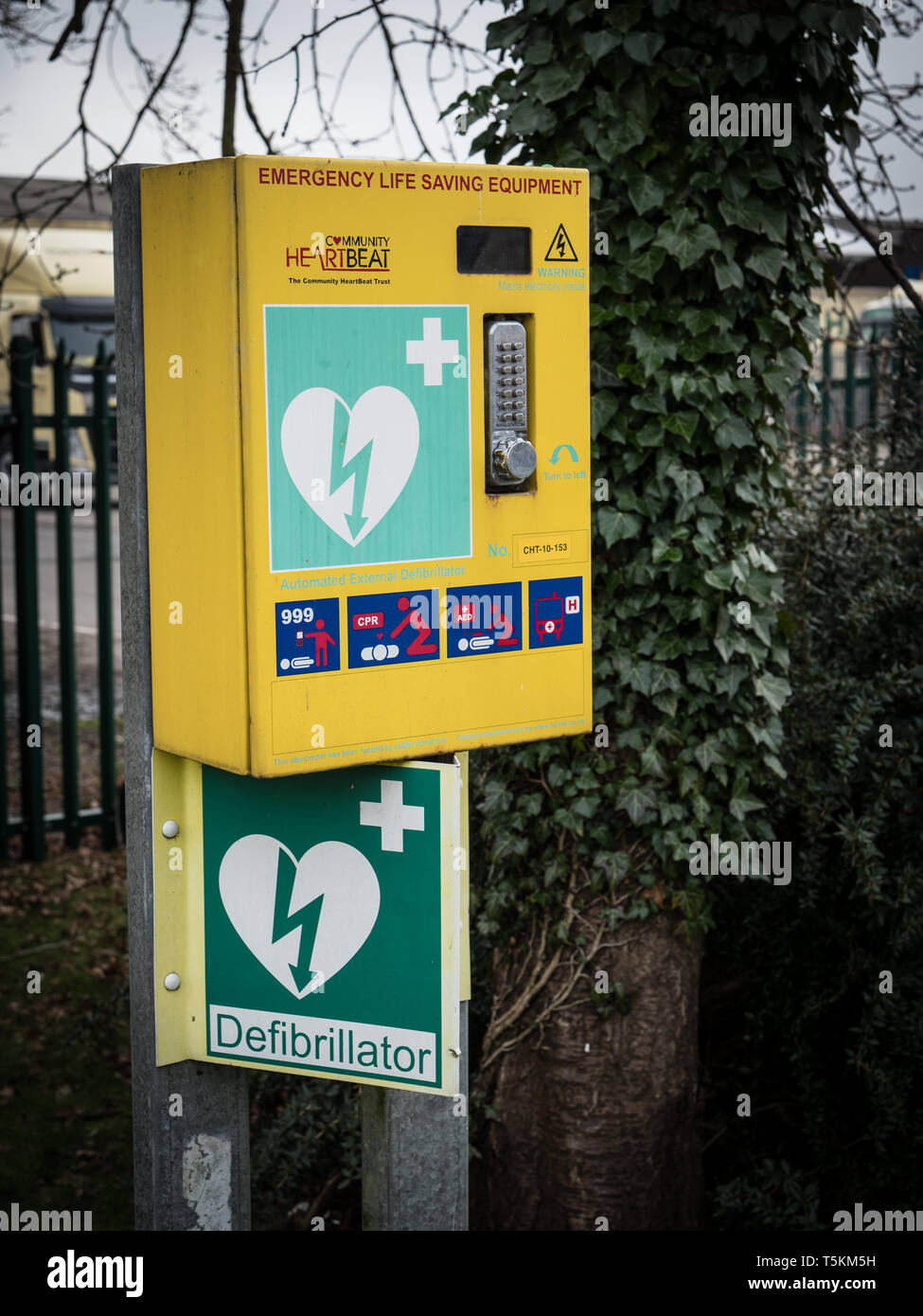 Portatile di emergenza aparatus di defibrillazione Foto Stock