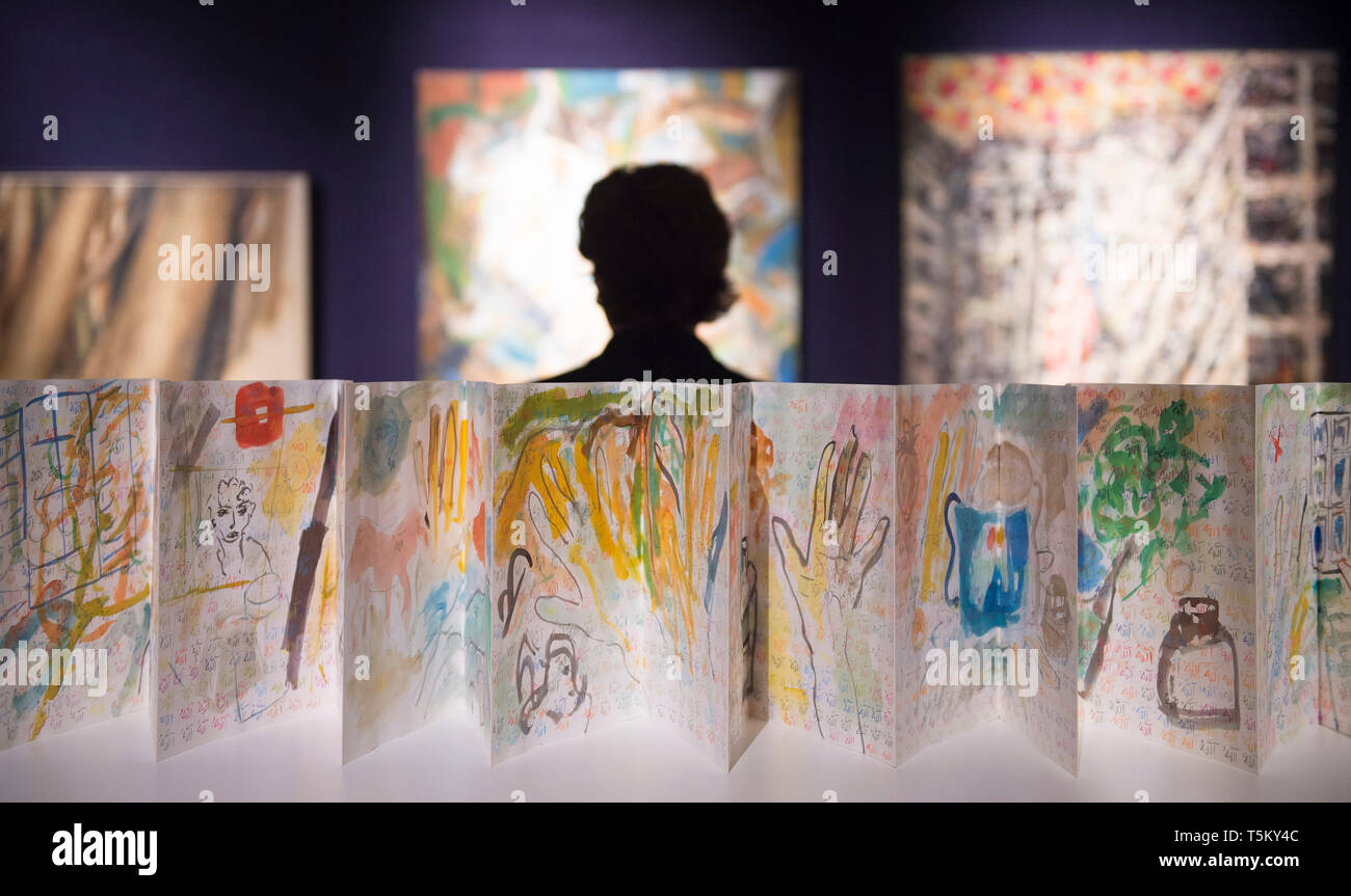 Londra, Regno Unito. Xxv Aprile, 2019. Bonhams moderno e contemporaneo del Medio Oriente vendita arte anteprima in New Bond Street. Immagine: Etel Adnan (Libano). Zikr, libro sulla fisarmonica, 1995. Stima £ 20,000-30,000. Credito: Malcolm Park/Alamy Live News. Foto Stock