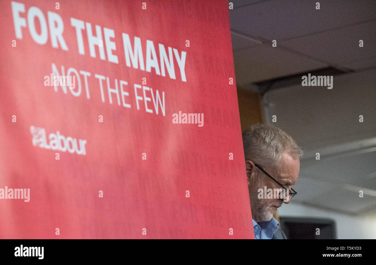 Jeremy Corbyn, leader del partito laburista in corrispondenza del partito laburista nel rally di Nottinghamshire, England, Regno Unito Foto Stock