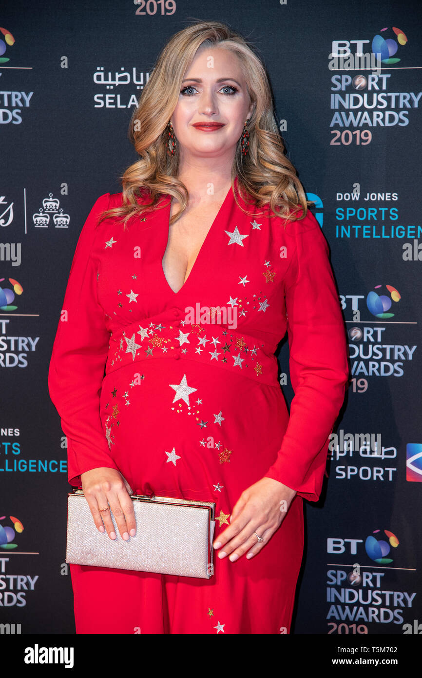 Londra, Regno Unito. Xxv Aprile, 2019. Hayley McQueen appare sul tappeto rosso davanti al BT Sport Industry Awards 2019 a Battersea Evolution. Credito: SOPA Immagini limitata/Alamy Live News Foto Stock