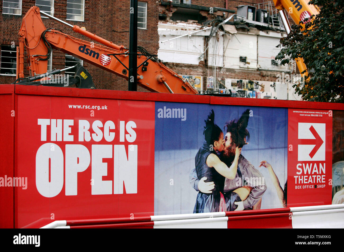 Sezioni del 1932 Royal Shakespeare Theatre di essere demolita per modernizzare. Stratford upon Avon. 12/10/2007 Foto Stock