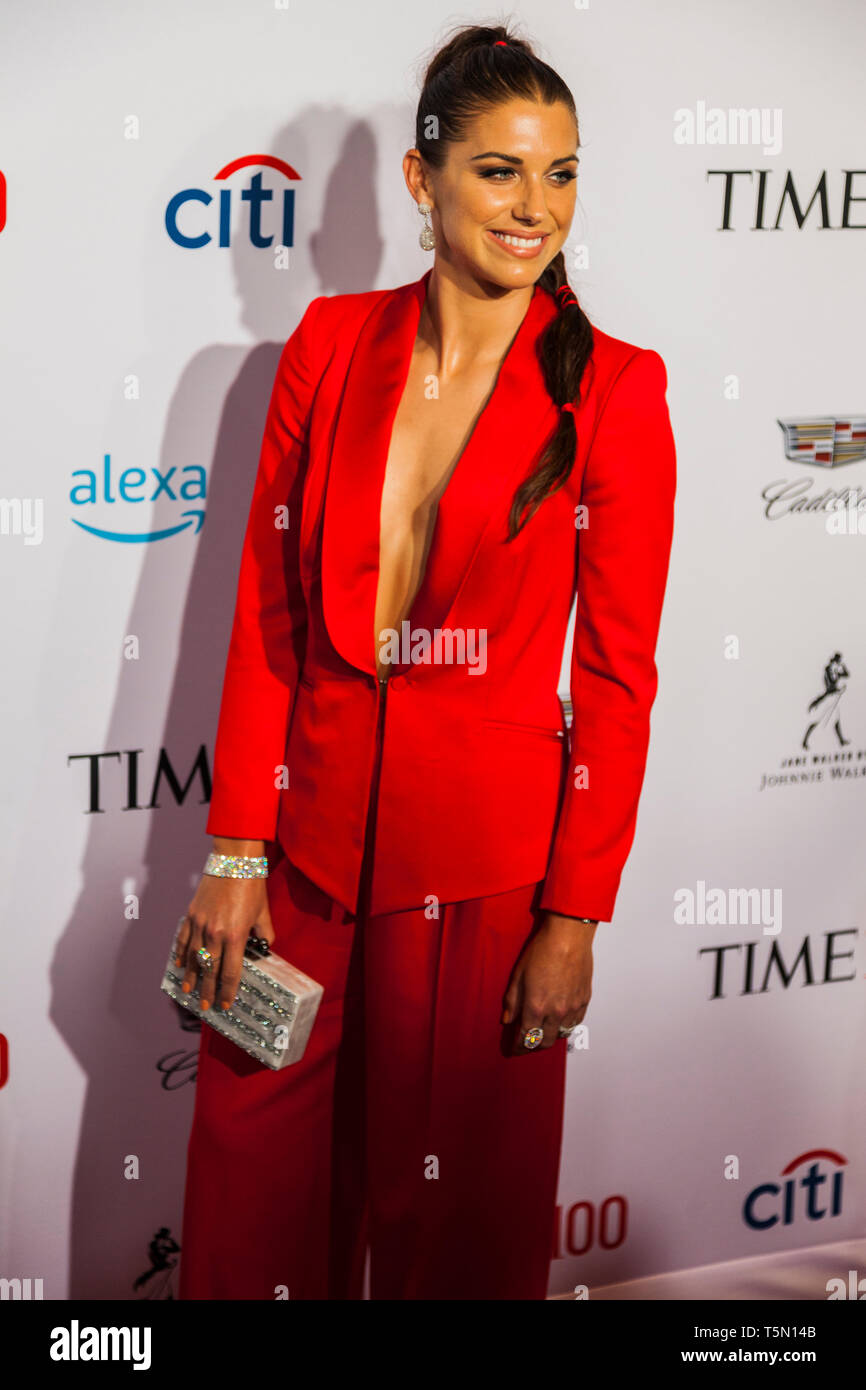 Alex Morgan assiste 100 Tempo di gala del 23 aprile nella città di New York Foto Stock