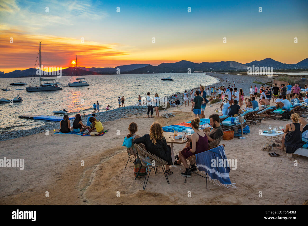 Spiaggia sperimentale a Cap dés Falcó ristorante. Spiaggia di Es Codolar. Sant Josep de sa Talaia. Isola di Ibiza. Le Baleari. Isole. Spagna Foto Stock