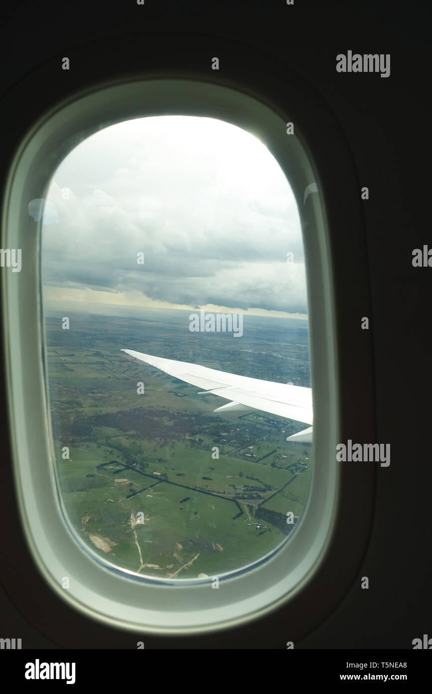 Fuori vista dalla finestra di aeroplano Foto Stock