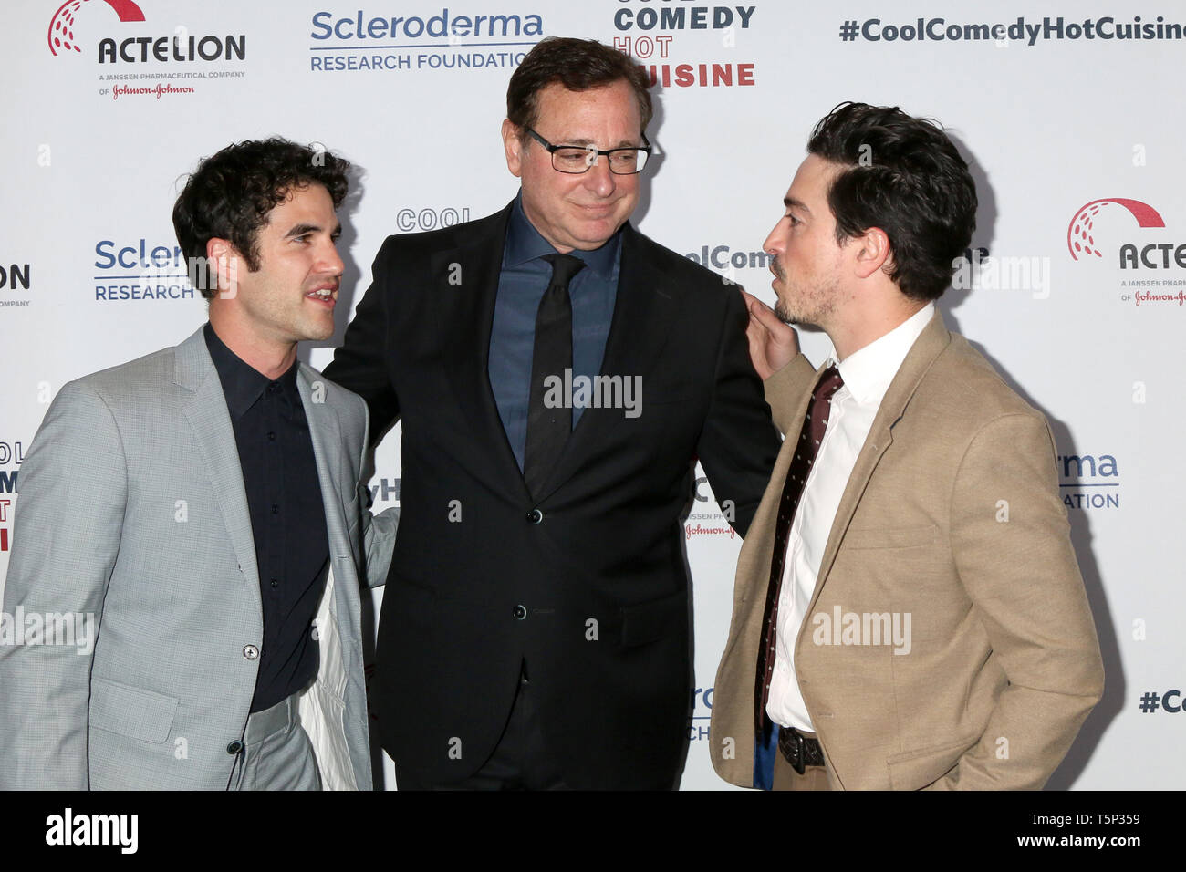 Aprile 25, 2019 - Beverly Hills, CA, Stati Uniti d'America - LOS ANGELES - Apr 25: Darren Criss, Bob Saget Ben Feldman a raffreddare la commedia, cucina calda 2019 presso il Beverly Wilshire Hotel Il 25 aprile 2019 a Beverly Hills, CA (credito Immagine: © Kay Blake/ZUMA filo) Foto Stock