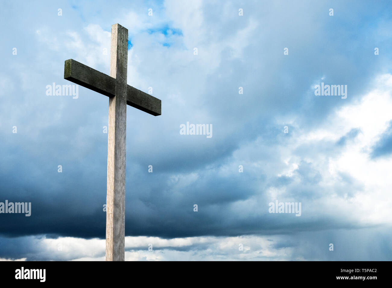 Simbolo della croce cristiana immagini e fotografie stock ad alta