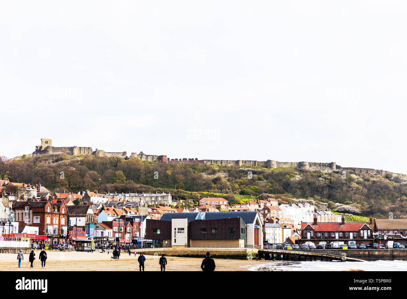 Castello di Scarborough pareti, Scarborough Yorkshire Regno Unito Inghilterra Scarborough Castle parete, Scarborough, muro di castello, Scarborough town, mura del castello, REGNO UNITO Foto Stock