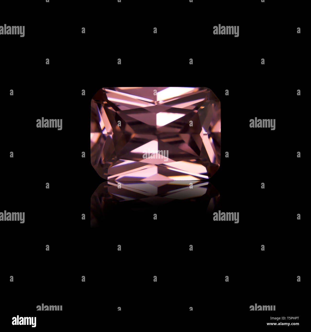 Taglio radiante gemma, Diamanti Fancy, Rosa zaffiro fancy diamanti pietre preziose, rosa gemma di zaffiro, Radiant cut diamante Fantasia, taglio radiante Sapphi rosa Foto Stock