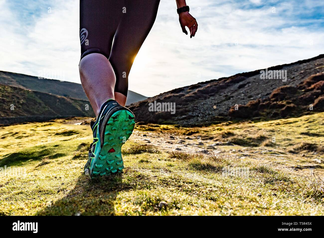 La donna cadde in esecuzione in Swaledale, North Yorkshire. Foto Stock