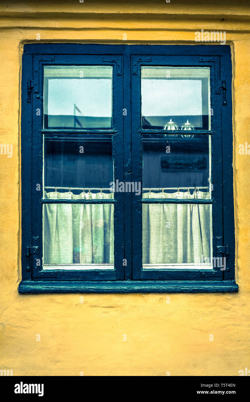 Dettagli architettonici di una finestra in Dragor village vicino a Copenhagen, Danimarca Foto Stock