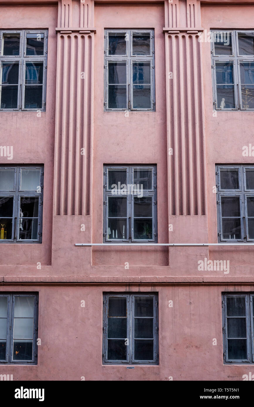 Polveroso facciata rosa, Copenhagen, Danimarca Foto Stock