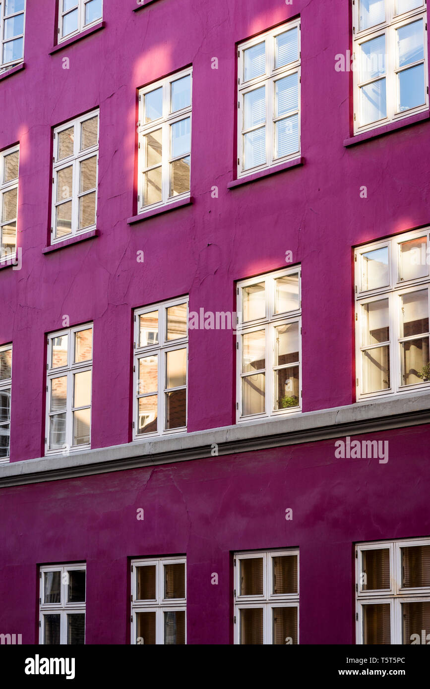 Rosso-viola facciata, Copenhagen, Danimarca Foto Stock