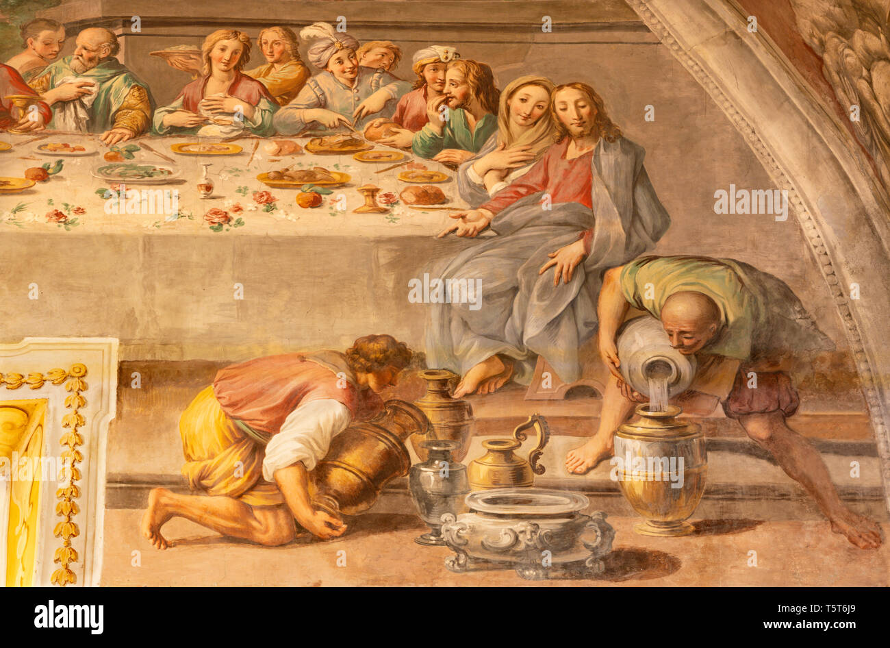 ACIREALE, Italia - 11 Aprile 2018: il dettaglio di affresco del miracolo delle nozze di Cana nel Duomo di Pietro Paolo Vasta (1735-1739). Foto Stock